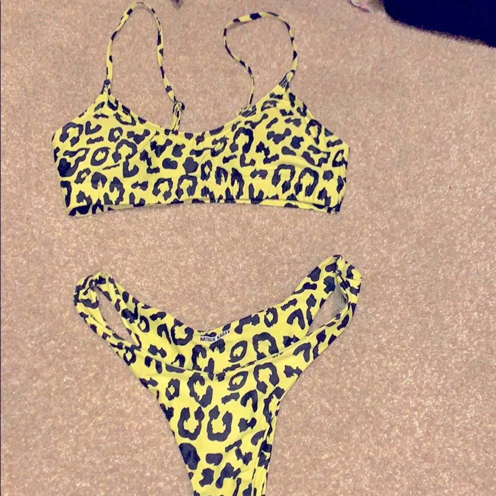 Bikini leopard